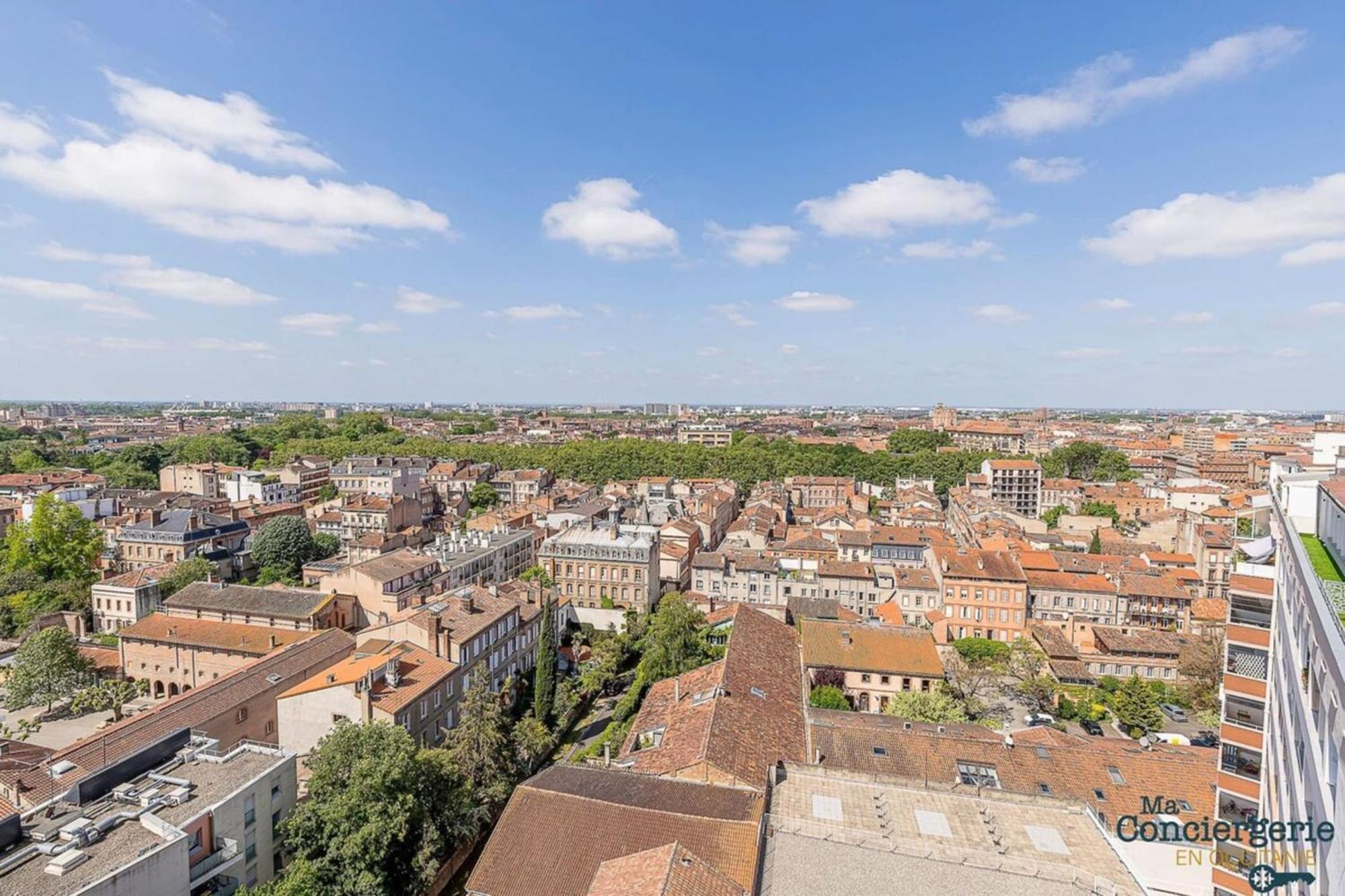 Montaudran Place Dupuy - Vue Panoramique -Metro Toulouse Exteriör bild